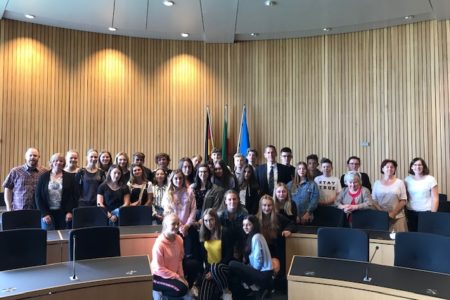 Deutsch-Polnische Jugendgruppe besucht Jens Kamieth MdL im NRW-Landtag